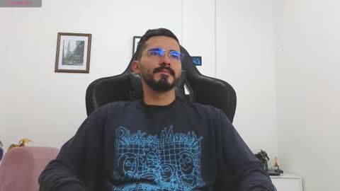 Snapshot of alejandroo_7 chatting on 10/24/25, 04:25 alejandroo_7 online show from 10/24/25, 04:25