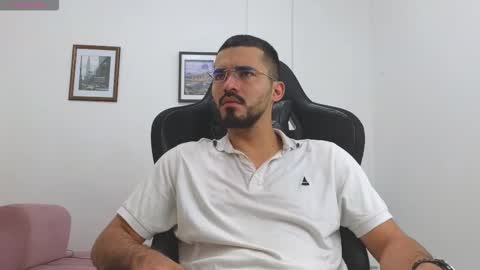 Snapshot of alejandroo_7 chatting on 11/25/25, 02:50 alejandroo_7 online show from 11/25/25, 02:50