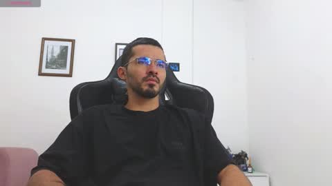 Snapshot of alejandroo_7 chatting on 12/05/25, 06:37 alejandroo_7 online show from 12/05/25, 06:37