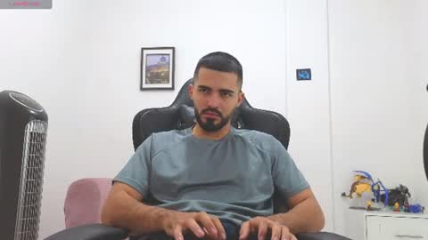Snapshot of alejandroo_7 chatting on 06/18/26, 06:45 alejandroo_7 online show from 06/18/26, 06:45