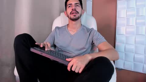 Alejo  online show from 10/15/25, 09:15