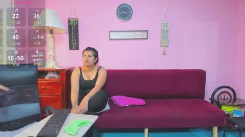 Snapshot of alejita_smithh chatting on 09/16/25, 01:23 zoe and Kataleya online show from 09/16/25, 01:23