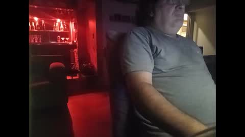 Snapshot of alejito16 chatting on 11/30/25, 04:27 alejito16 online show from 11/30/25, 04:27