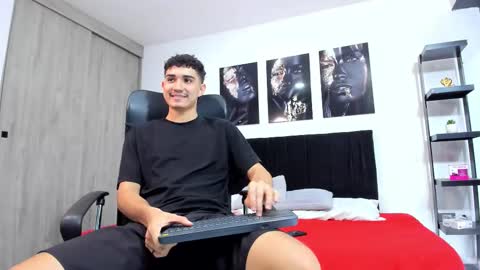 alejo_gray1 online show from 02/09/26, 09:08