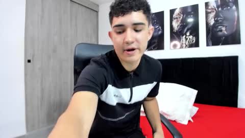 alejo_gray1 online show from 02/11/26, 08:03