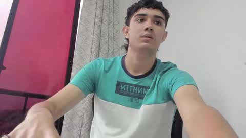 alejo_gray1 online show from 04/13/26, 10:48