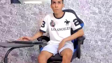 Snapshot of alejo_peverell chatting on 06/29/26, 05:35 alejo peverell online show from 06/29/26, 05:35