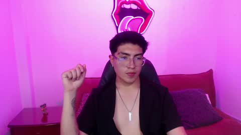 Alejo -w- online show from 10/01/25, 02:39