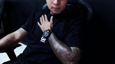 Snapshot of alejoconex6 chatting on 10/13/25, 04:56 Alejo online show from 10/13/25, 04:56