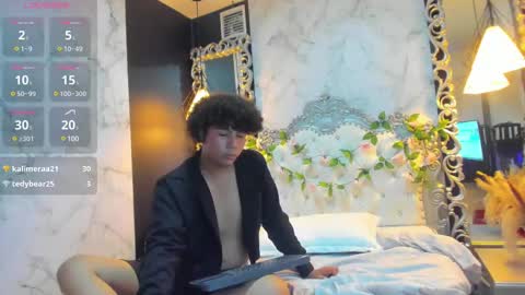 Snapshot of alejofoxx18 chatting on 02/06/25, 01:38 Alejandro or Alejo online show from 02/06/25, 01:38