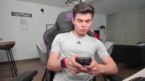 Snapshot of alejoo_twink chatting on 02/28/25, 02:31 ONLYFANS Alejoo twink online show from 02/28/25, 02:31