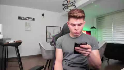 Snapshot of alejoo_twink chatting on 03/05/25, 10:32 ONLYFANS Alejoo twink online show from 03/05/25, 10:32