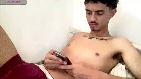 alejoochoa2222 online show from 11/27/25, 01:51