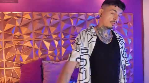 aleking13 online show from 10/24/25, 12:01