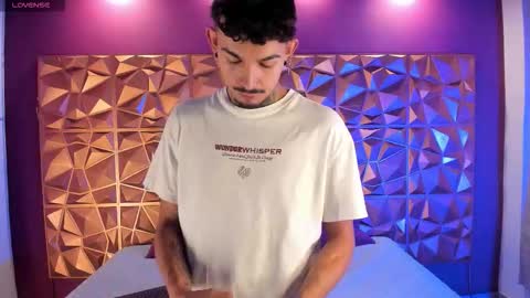 aleking13 online show from 10/26/25, 12:22