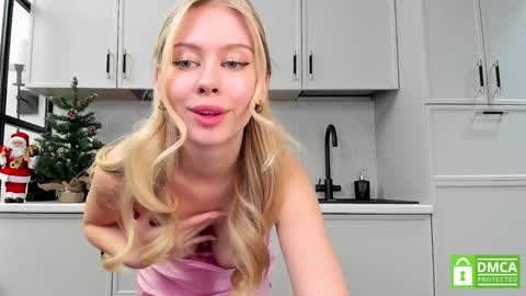 Snapshot of aleksa_cutie chatting on 12/21/24, 04:46 Next stream - 2 dec - online show from 12/21/24, 04:46