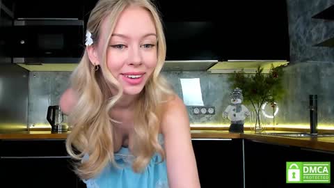 Snapshot of aleksa_cutie chatting on 01/03/25, 09:36 Next stream - 2 dec - online show from 01/03/25, 09:36