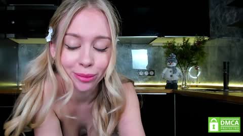 Snapshot of aleksa_cutie chatting on 01/03/25, 03:44 Next stream - 2 dec - online show from 01/03/25, 03:44