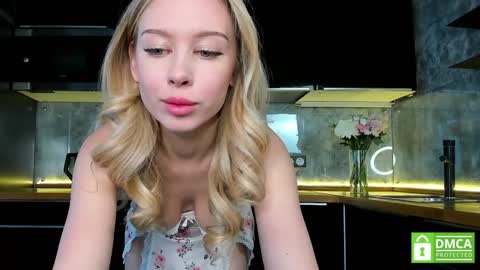 Snapshot of aleksa_cutie chatting on 01/12/25, 09:40 Next stream - 2 dec - online show from 01/12/25, 09:40