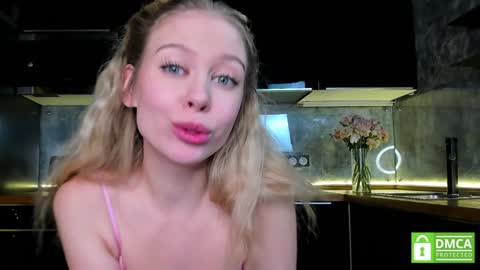 Snapshot of aleksa_cutie chatting on 01/21/25, 12:07 Next stream - 2 dec - online show from 01/21/25, 12:07