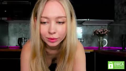 Snapshot of aleksa_cutie chatting on 02/21/25, 01:00 Next stream - 2 dec - online show from 02/21/25, 01:00
