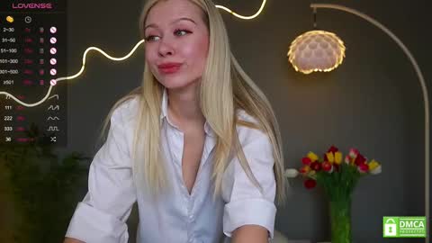 Snapshot of aleksa_cutie chatting on 03/07/25, 09:18 Next stream - 2 dec - online show from 03/07/25, 09:18