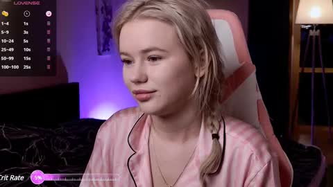 Snapshot of aleksalore chatting on 03/05/25, 04:13 Lexi online show from 03/05/25, 04:13