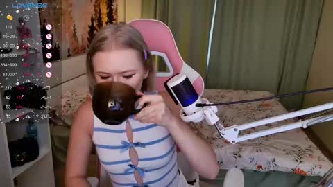 Snapshot of aleksalore chatting on 09/20/25, 03:51 Lexi online show from 09/20/25, 03:51