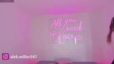 Snapshot of aleksandra_miller chatting on 09/25/25, 12:20 Aleksandra online show from 09/25/25, 12:20