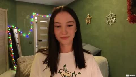 Snapshot of alena_navi chatting on 12/09/24, 08:55 Alena online show from 12/09/24, 08:55