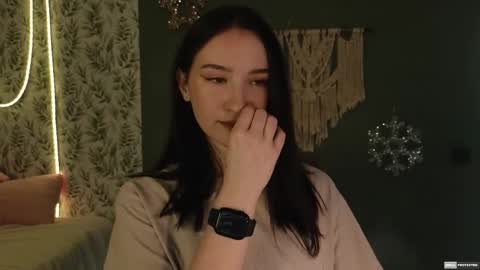 Snapshot of alena_navi chatting on 12/14/24, 01:38 Alena online show from 12/14/24, 01:38