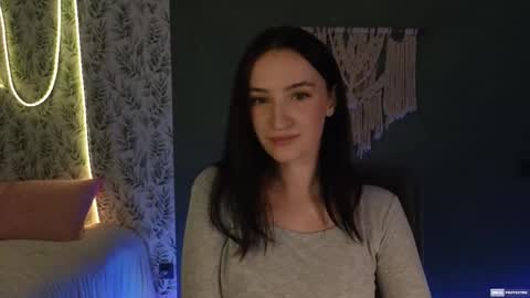 Snapshot of alena_navi chatting on 12/19/24, 09:28 Alena online show from 12/19/24, 09:28