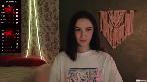 Snapshot of alena_navi chatting on 01/08/25, 10:37 Alena online show from 01/08/25, 10:37