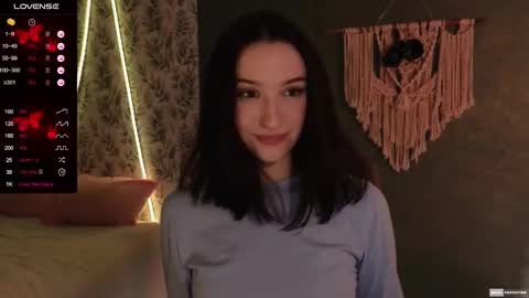 Snapshot of alena_navi chatting on 01/19/25, 05:39 Alena online show from 01/19/25, 05:39