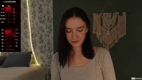 Snapshot of alena_navi chatting on 02/06/25, 12:37 Alena online show from 02/06/25, 12:37