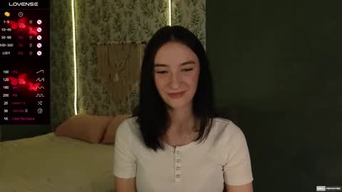 Snapshot of alena_navi chatting on 02/18/25, 03:54 Alena online show from 02/18/25, 03:54