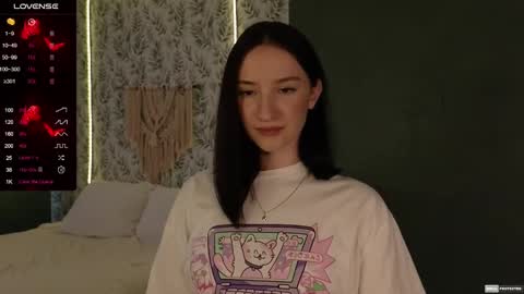 Snapshot of alena_navi chatting on 03/05/25, 11:28 Alena online show from 03/05/25, 11:28