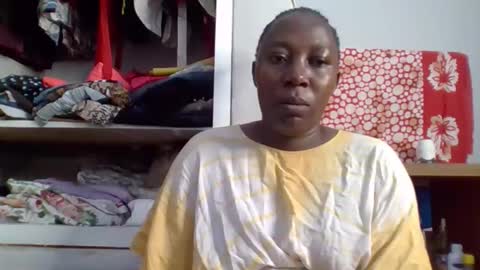 Noreen Kennth and Emilly online show from 10/25/25, 08:11