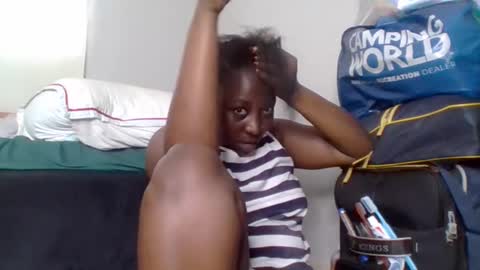 Noreen Kennth and Emilly online show from 11/11/25, 09:31