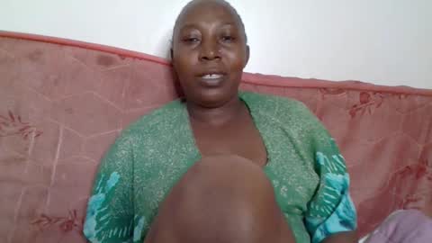 Noreen Kennth and Emilly online show from 11/17/25, 06:57