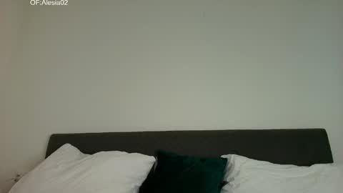 alesia02 online show from 03/25/26, 01:00