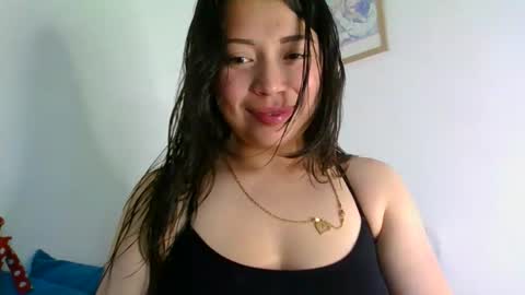 Snapshot of aleska_dollx chatting on 02/25/26, 05:11 QUEEN OFF MILk IM BACK 15 NOV online show from 02/25/26, 05:11