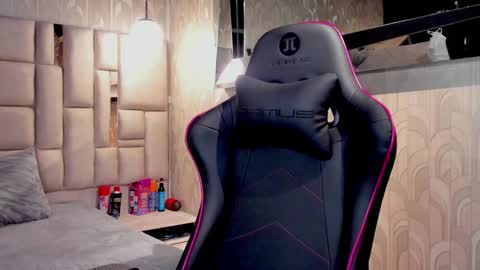 Snapshot of aless_king chatting on 01/05/25, 04:59 Alessandro King online show from 01/05/25, 04:59