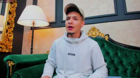 Snapshot of aless_king chatting on 03/04/25, 11:40 Alessandro King online show from 03/04/25, 11:40