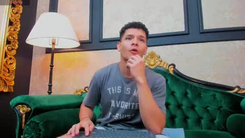 Snapshot of aless_king chatting on 03/05/25, 11:49 Alessandro King online show from 03/05/25, 11:49