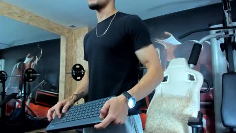 Snapshot of aless_king chatting on 04/05/26, 08:06 Alessandro King online show from 04/05/26, 08:06