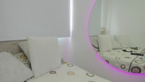 Snapshot of alessa_m71 chatting on 01/21/25, 05:41 Alessa Moreno online show from 01/21/25, 05:41