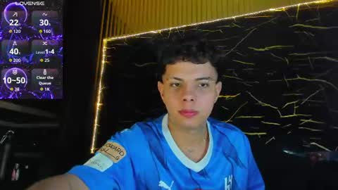 Snapshot of alessandro__777 chatting on 07/12/26, 04:58 Alessandro online show from 07/12/26, 04:58