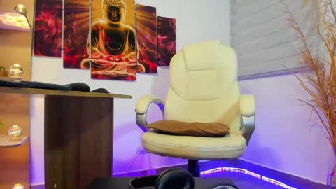 ALESSANDRO  WYE online show from 12/18/24, 09:04