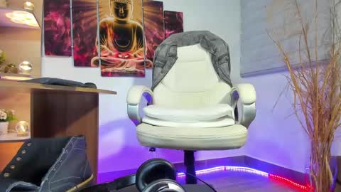 ALESSANDRO  WYE online show from 02/06/25, 02:33